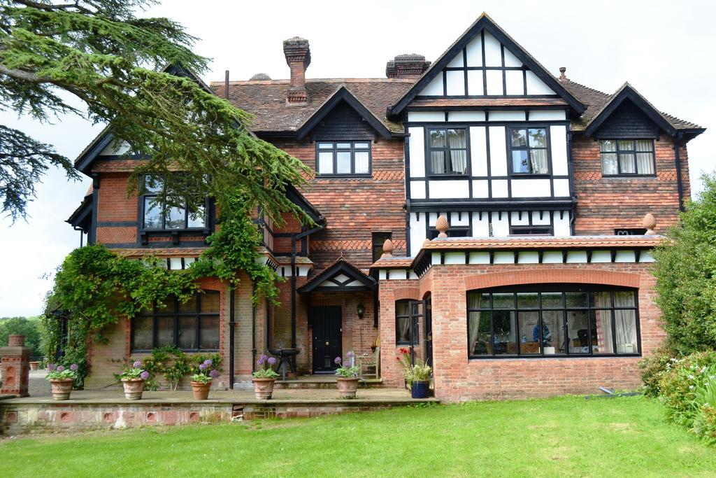 Hambledon House Bed & Breakfast Godalming Exterior photo