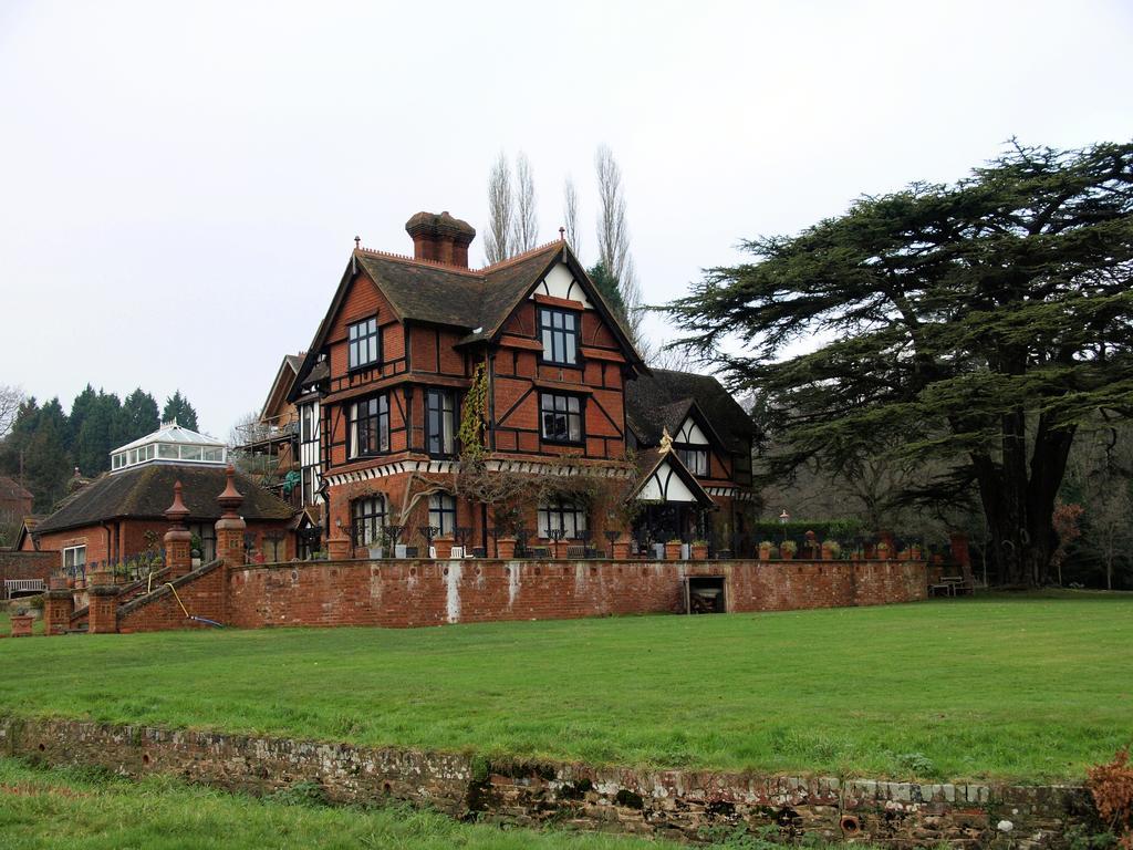 Hambledon House Bed & Breakfast Godalming Exterior photo